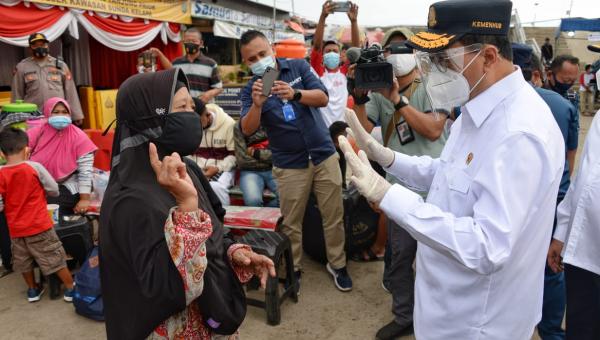 Penyeberangan Kapal Meningkat, Menhub Minta Pengelola Pelabuhan Kaliadem Terapkan Prokes dengan Benar