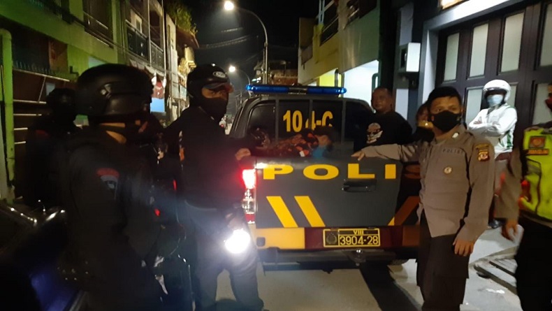2 Kelompok Ormas Tawuran di Antapani, 3 Pelaku Ditangkap Brimob dan Tim Prabu