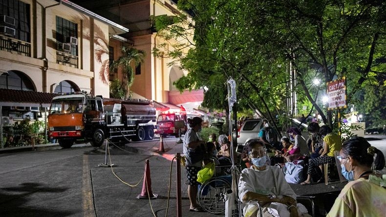 Rumah Sakit Umum Rujukan Covid Terbakar, 5 Jam Api Baru Bisa Dipadamkan