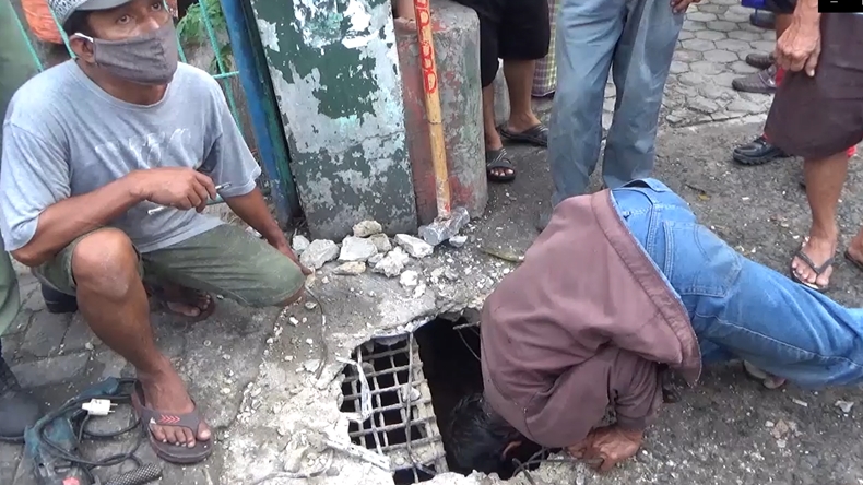 Main Hujan Bareng Kakak, Balita di Lampung Hilang Masuk ke Parit