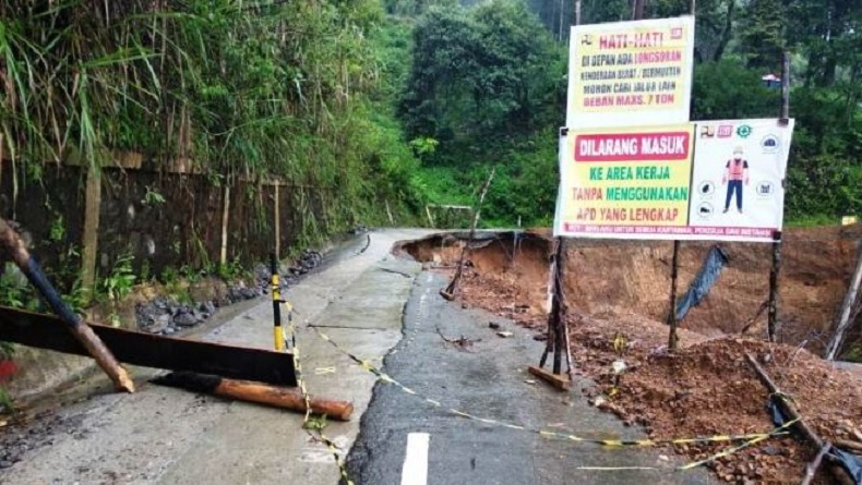 Jalan Takengon-Isaq di Aceh Tengah Putus Total Diterjang Longsor