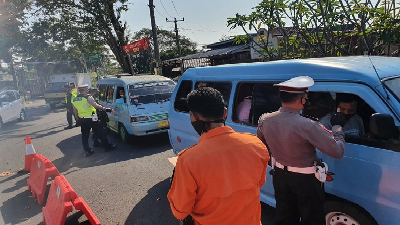 Pemudik Asal Kuningan Ingin Balik ke Jakarta Wajib Tes Rapid Antigen di Pos Patung Tugu