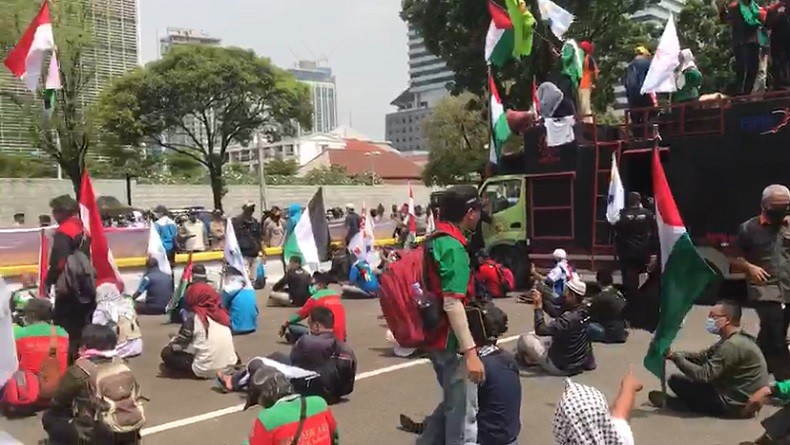 Demo Bela Palestina di Depan Kedubes AS, Tiga WNA Ditangkap