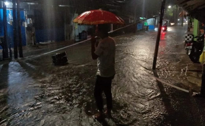 Hujan Deras, Sejumlah Ruas Jalan di Jaksel Sempat Tergenang Selasa Dini Hari