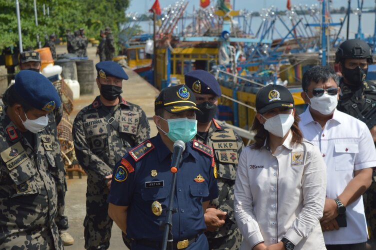 KKP Tangkap Enam Kapal Ikan Ilegal Berbendera Vietnam dalam Operasi Lebaran Laut Natuna