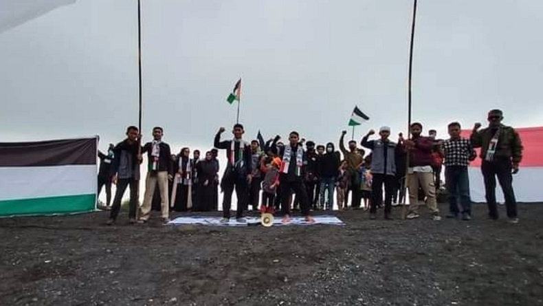 Aksi Bela Palestina, Umat Islam Tasikmalaya Long March 25 Km ke Kawah Galunggung