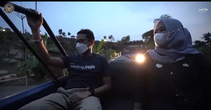 Jelajahi Tebing Breksi dengan Jeep, Sandiaga Uno: Banyak Spot yang Indah