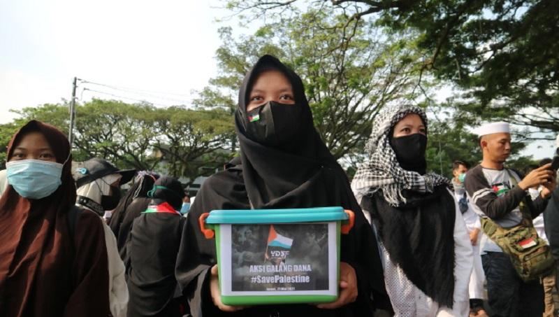 Unjuk Rasa, Ratusan Warga Malang Galang Donasi hingga Jual Rumah untuk Palestina 