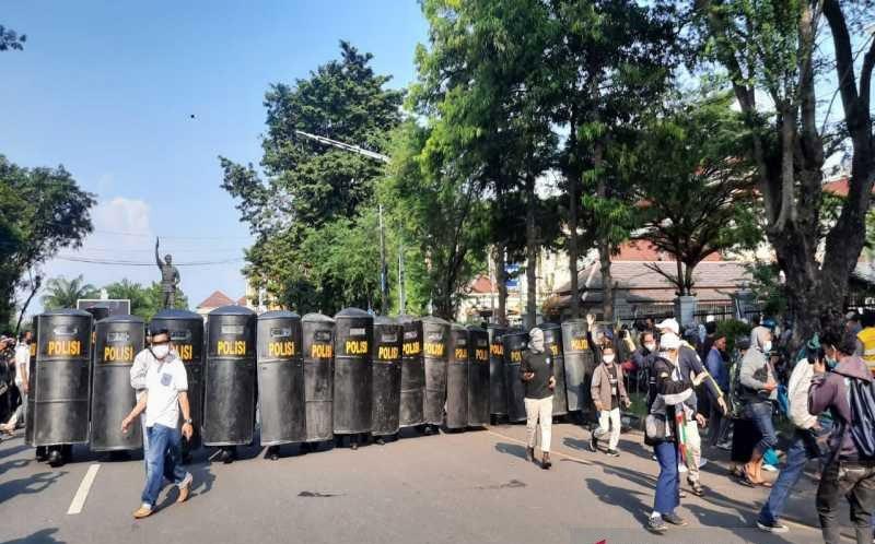 Langgar Prokes, Aksi Hamas Peduli Palestina di Solo Dibubarkan Polisi