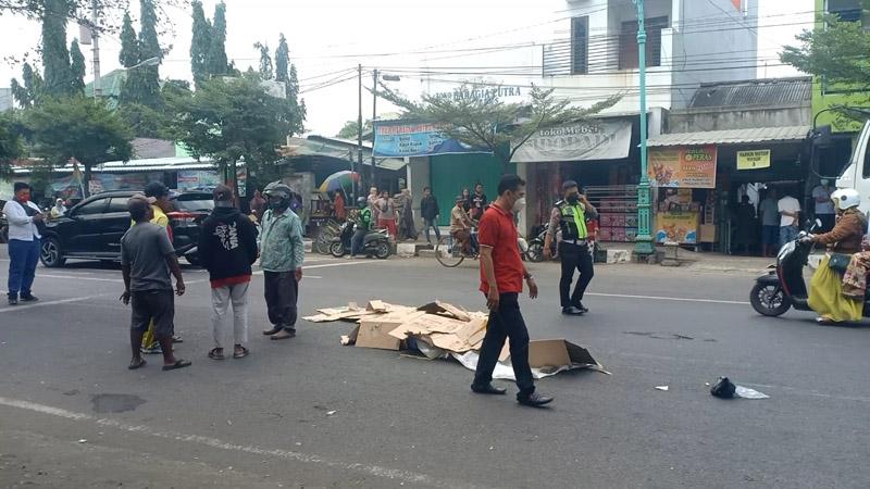Motor Tersenggol Becak, Mantan TKW Tewas Terlindas Truk di Jalur Pantura Brebes
