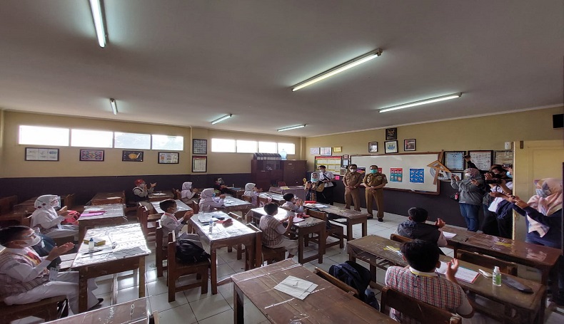Guru dan Murid Terpapar Covid-19, Simulasi PTM di Cimahi Dihentikan