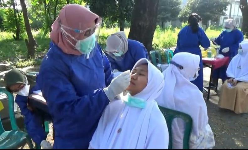 Ratusan Santri asal Semarang Dites Antigen sebelum Kembali ke Ponpes Gontor