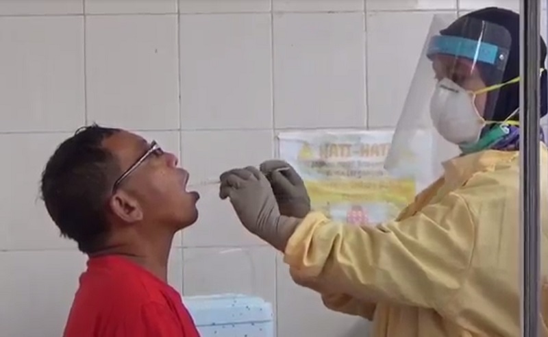 Tracing Klaster Keluarga, Satgas Covid-19 Tes Swab 9  Warga di Malang