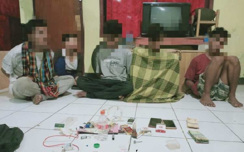 Gerebek Lokasi Pesta Sabu di Bima, Polisi Tangkap 4 Pemuda dan Satu Perempuan 