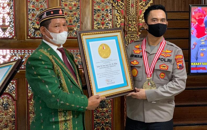 Hebat, Polrestabes Semarang Raih Dua Penghargaan Leprid karena Lakukan Ini 