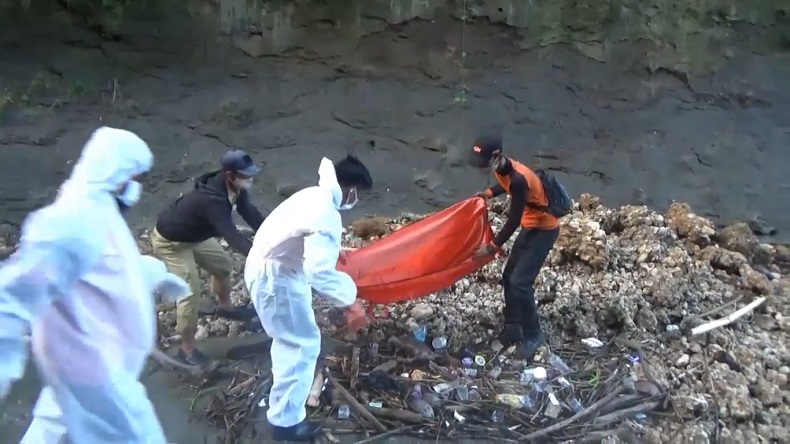 Bayi Dibuang di Pinggir Sungai Teppoe Bone Bikin Geger Warga