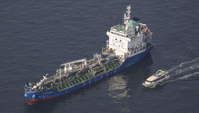 Kapal Kargo Jepang Tenggelam Setelah Tabrakan dengan Kapal Asing, 3 Kru Hilang 