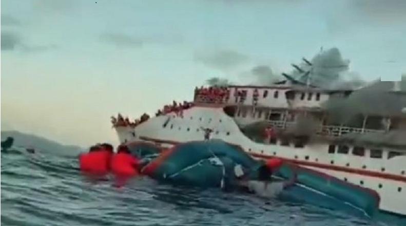 Menegangkan! Penumpang KM Karya Indah Loncat ke Laut, Terombang-ambing Dibawa Arus