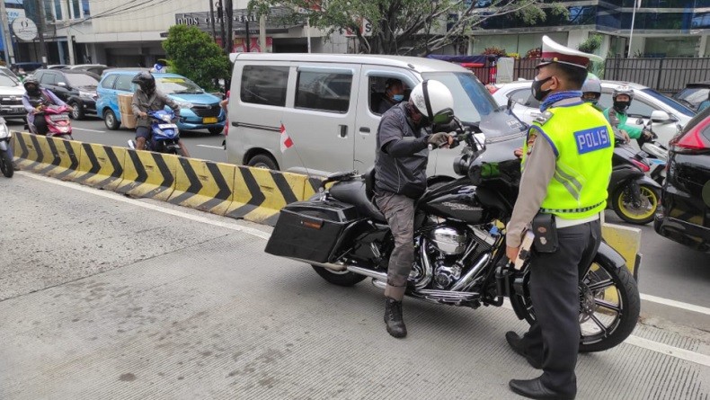 Viral Moge Ditilang, Polisi: Empat Pengendara Kabur