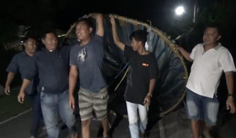 Meresahkan, Balon Udara Jatuh di Permukiman Warga