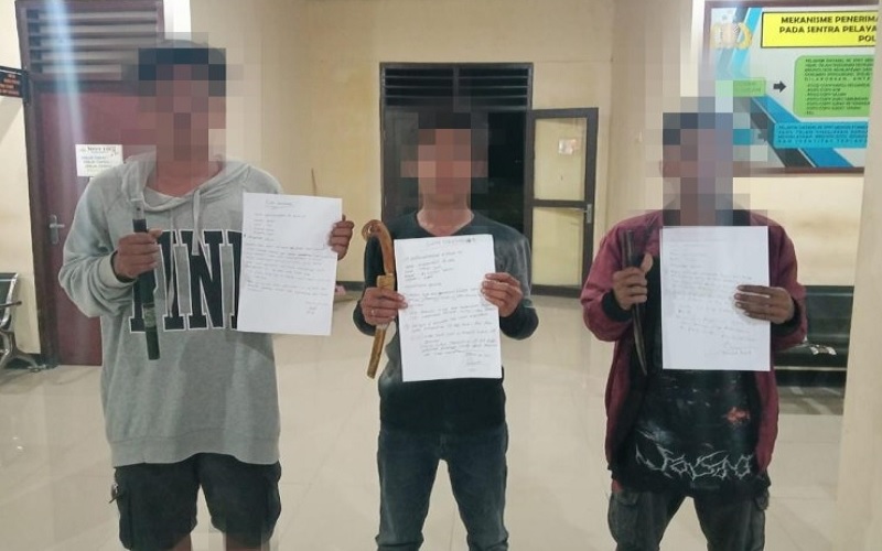 Minum Miras sambil Bawa Pisau, 3 Pemuda di Sumbawa Besar Ditangkap Polisi