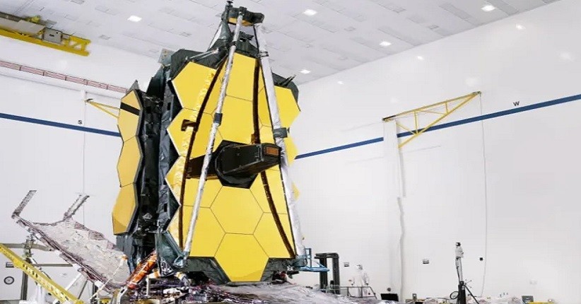   NASA Tunda Peluncuran Teleskop Luar Angkasa James Webb