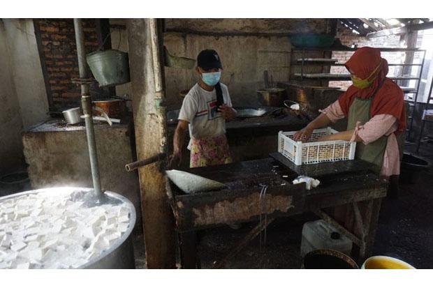  Harga Kedelai Melonjak, Perajin Tahu Gunungkidul Perkecil Ukuran 