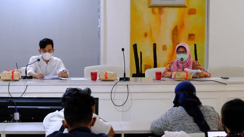 Ayo Semangat, Antar Lansia Vaksinasi Covid-19 di Solo Dapat Reward Ikut Divaksin 