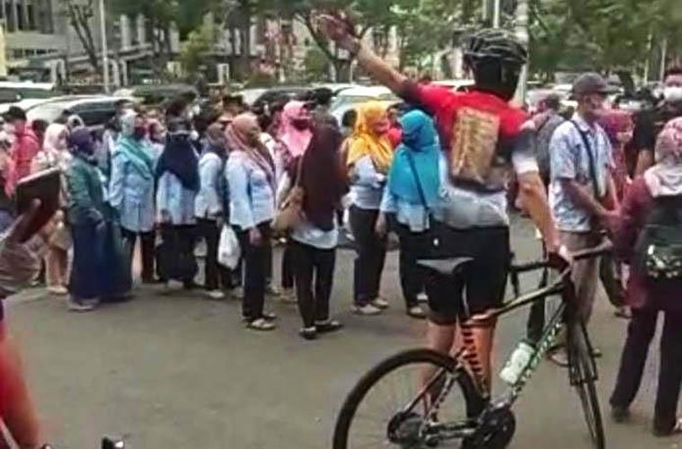 Polemik Kerumunan Vaksinasi di Gradhika, Ini Saran Bambang Kribo ke Ganjar
