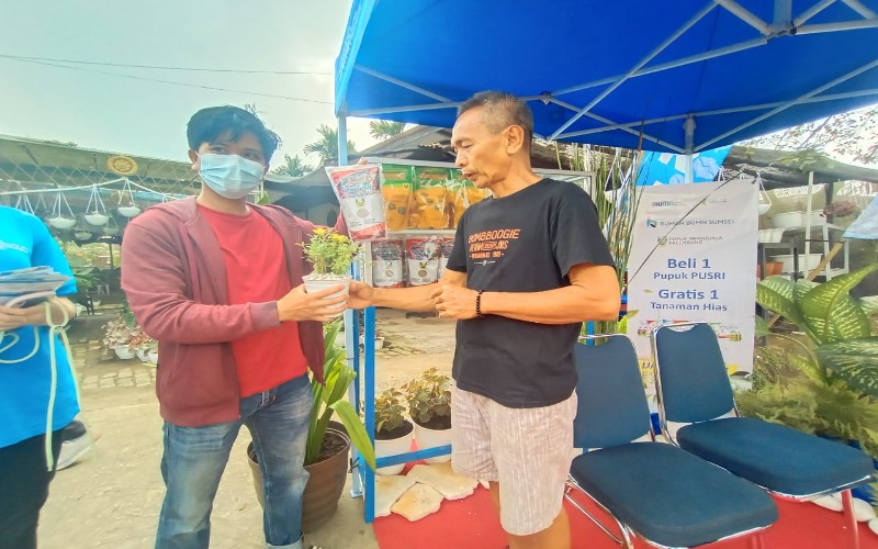 Bantu UMKM, Pusri Luncurkan Program Beli Pupuk Gratis Tanaman Hias