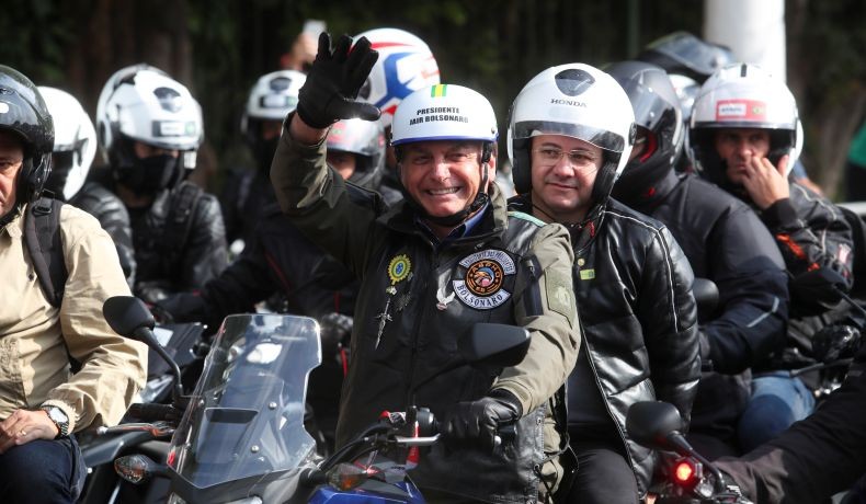 Presiden Brasil Didenda Rp1,5 Juta karena Tak Pakai Masker saat Konvoi Sepeda Motor