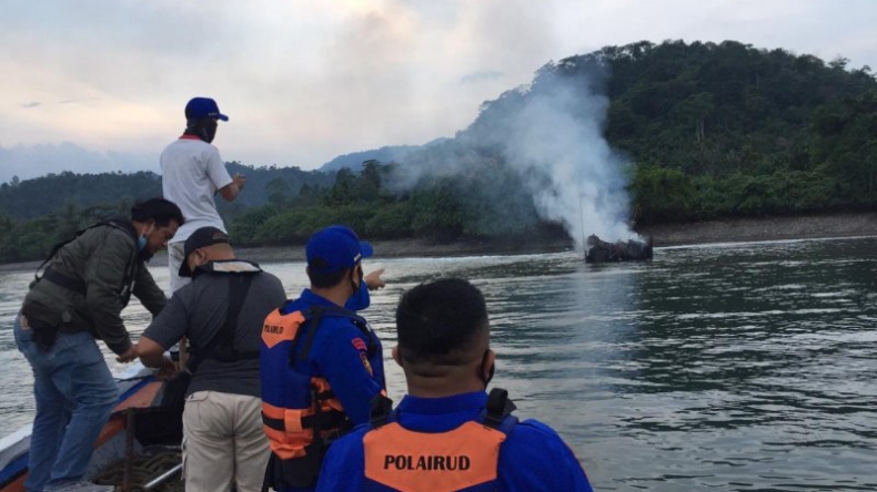Kapal Motor Sekar Tanjung 1 Dibakar Warga di Perairan Tanggamus