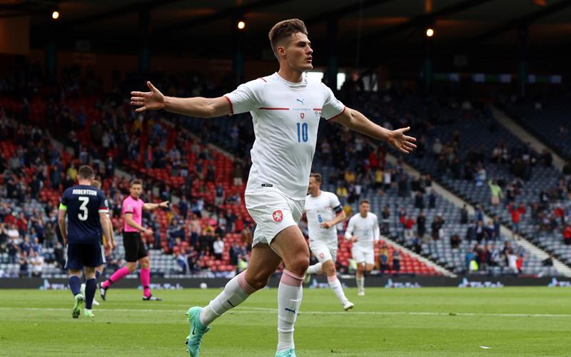 Top Skor Euro 2020: Ronaldo dan Schick 5 Gol, Dipepet Duo Inggris