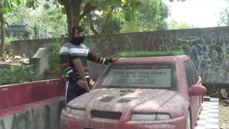 Viral Nisan di Bantul Berbentuk Mobil BMW, Sering Dijadikan Warga Lokasi Berswafoto