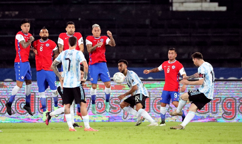Copa America 2021: Gol Cantik Lionel Messi Gagal Bawa Argentina Taklukkan Cile