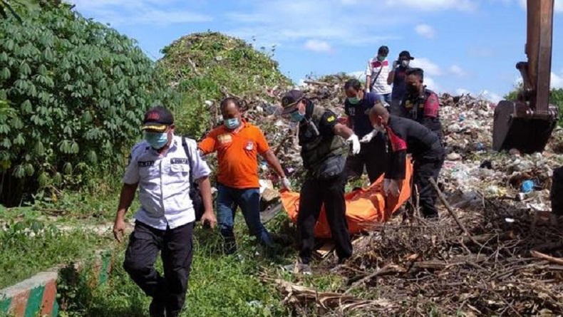 Operator Ekskavator Kaget Temukan Mayat saat Bersihkan Eceng Gondok di Sungai Karah Surabaya