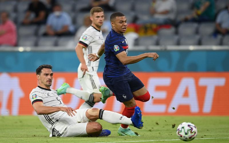 Gol Mbappe dan Benzema Dianulir, Prancis Menang Tipis atas Jerman