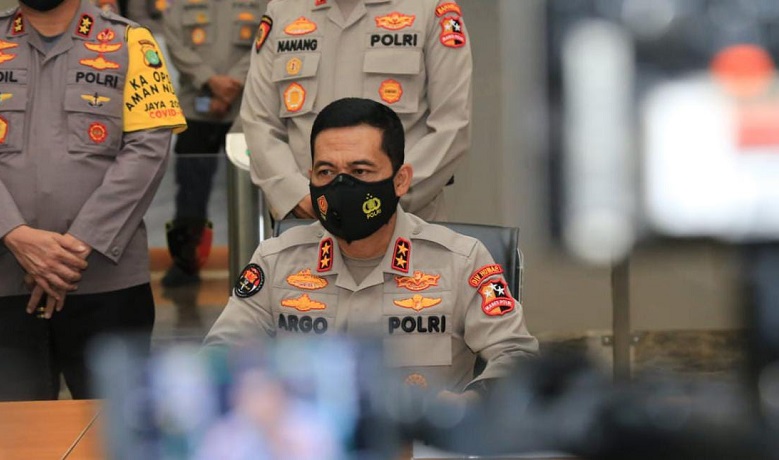 Panglima TNI-Kapolri Tinjau Vaksinasi Covid-19 di Madiun dan Bangkalan 