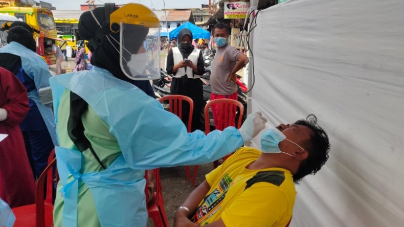 Langgar Prokes, 162 Warga Bukittinggi Dipaksa Tes Swab