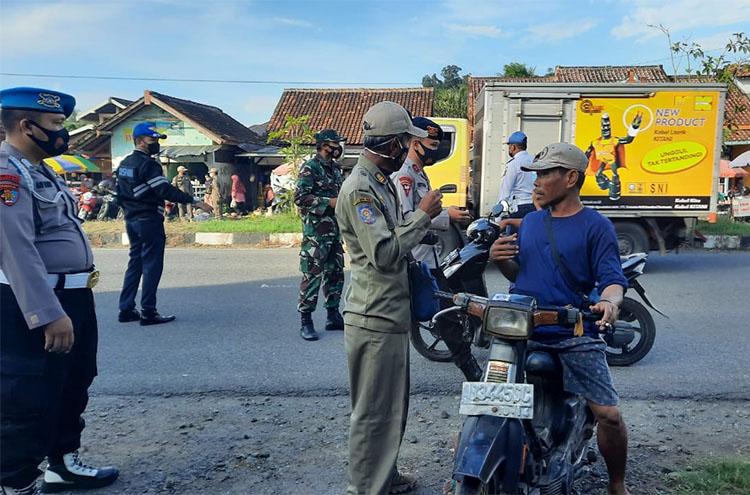 Luhut Ingatkan 3 Daerah di Jateng Soal Kenaikan Kasus Covid-19