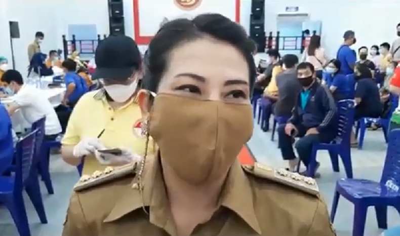 Warga Singkawang Antusias Divaksin, Wali Kota Tjhai Chui Mie: Target 1.000 Orang
