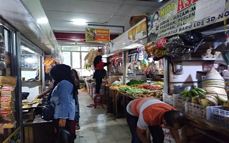 Pasar Tradisional di Cimahi Sepi akibat Pembatasan Jam Operasional, Pedagang Menjerit