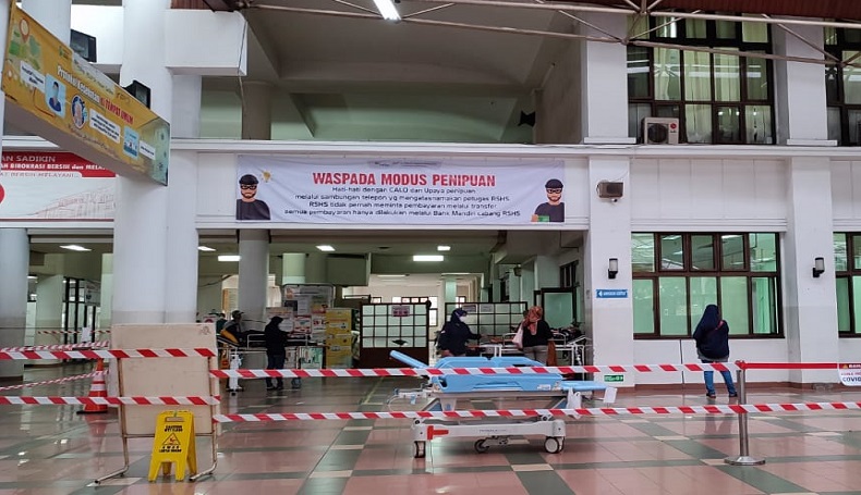 Foto Pasien Covid Dirawat di Area Lobi IGD, RSHS Bandung Benarkan Kondisi Itu