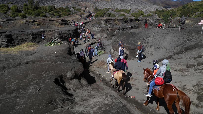 Geger, Wisatawan Dipalak Rp50.000 saat Ambil Video Berkuda di Gunung Bromo 