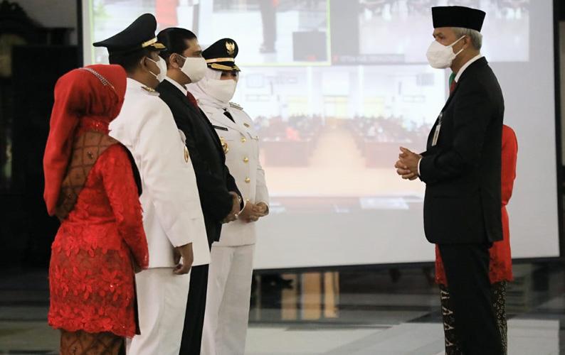 Lantik Putri Pedangdut A Rafiq Jadi Bupati Pekalongan, Ganjar: Jangan Korupsi
