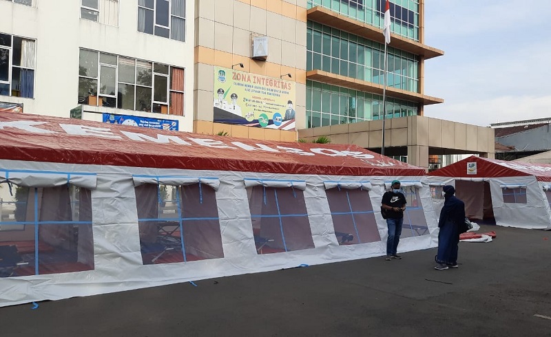 Pasien Covid-19 di RSUD Bekasi Melonjak, Kemensos Dirikan Tenda Tambahan