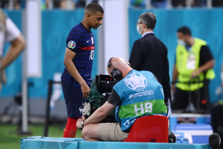 Rekor Buruk Kylian Mbappe di Euro 2020: Sudah Tak Cetak Gol Malah Bikin Prancis Pulang