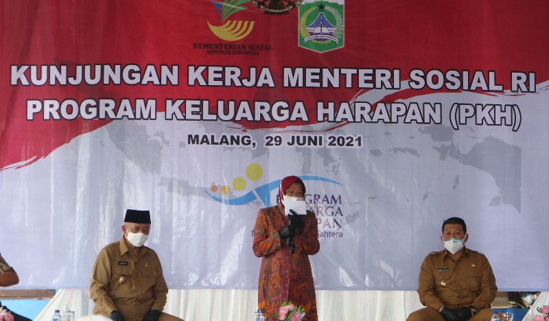 Mensos Temukan Dugaan Penggelapan Dana Bansos oleh Pendamping PKH