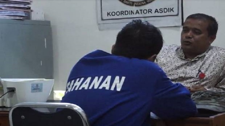 Pegawai Kemenag Mesum di Kamar Kosan, Digerebek Warga Langsung Kabur