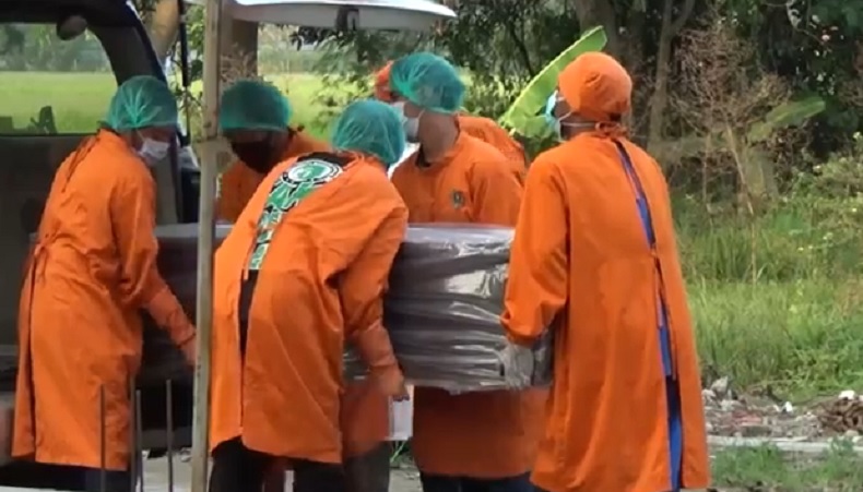 Sehari Makamkan 10 hingga 25 Jenazah Covid, Petugas BPBD Jombang Kewalahan